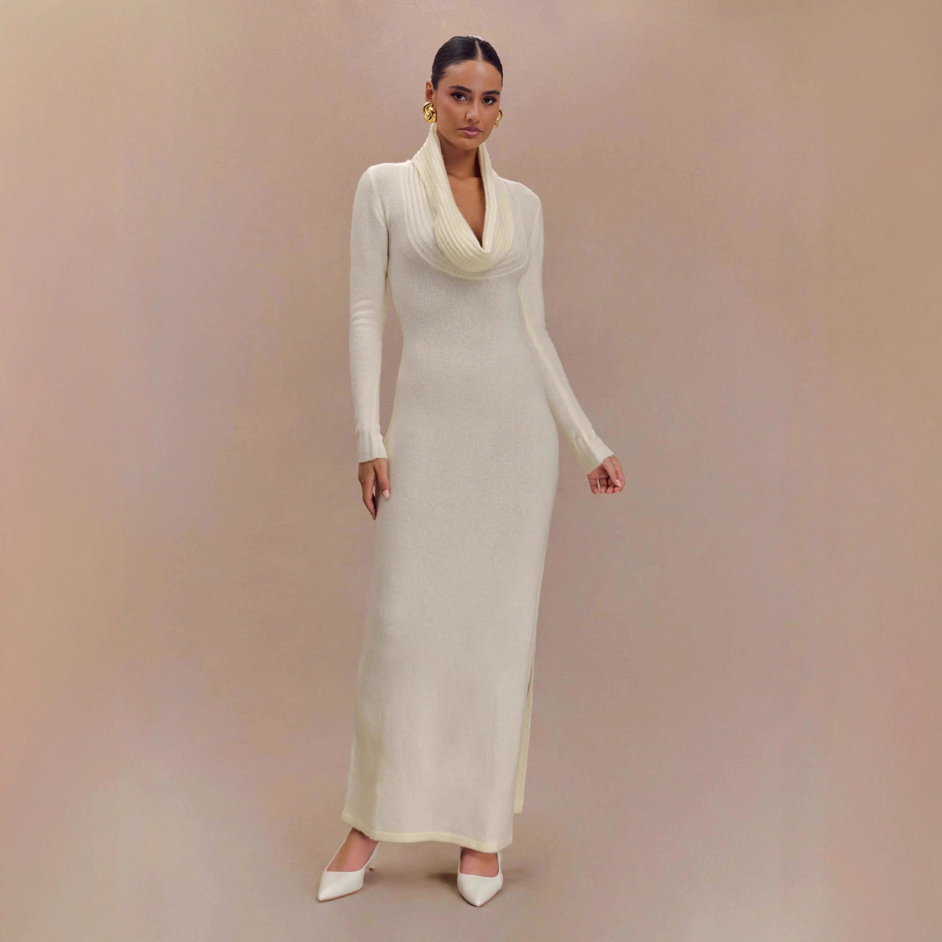 white Long-sleeved bodycon maxi dress