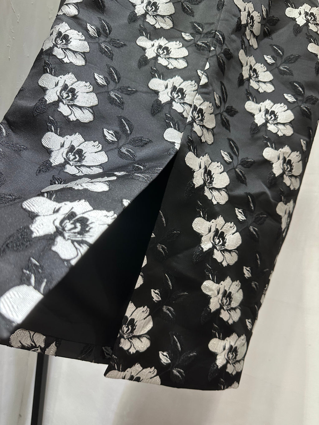 black jacquard midi skirt