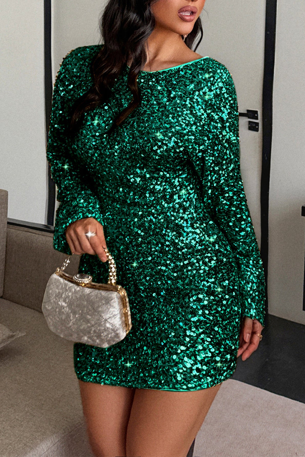 green long-sleeved hip-hugging mini dress