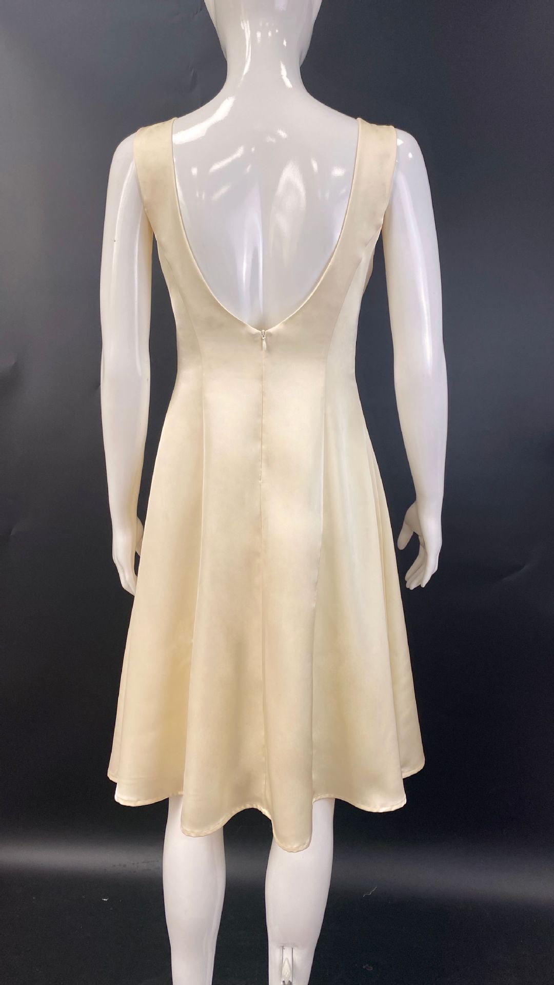 lily V-neck fitted waist midi dress