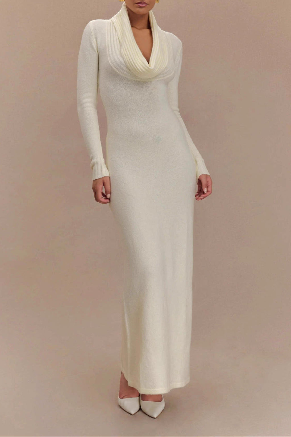 white Long-sleeved bodycon maxi dress