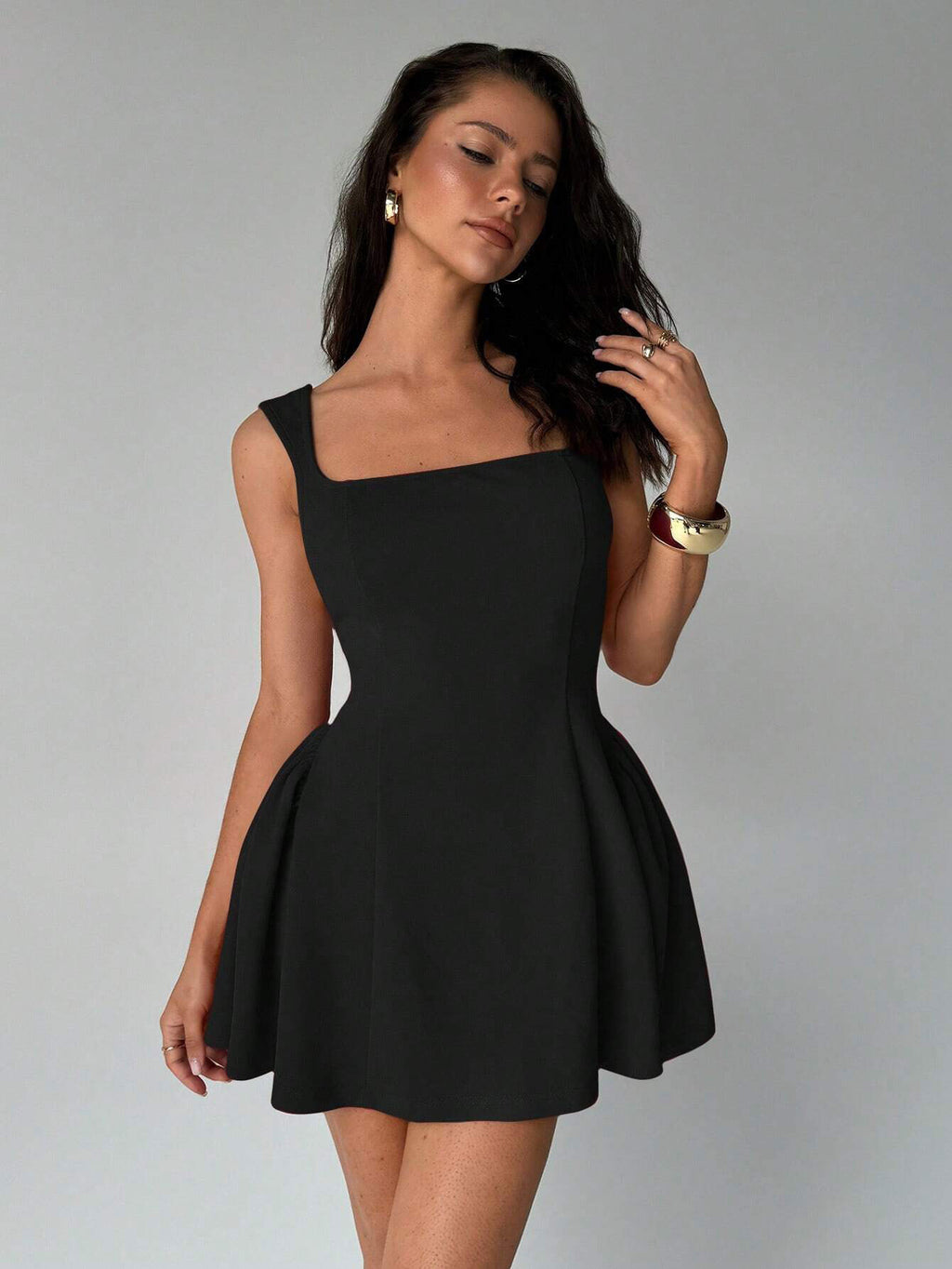 Square neck sleeveless suspender mini dress in black