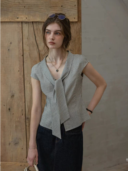 plaid French slim-fit V-neck tied blouse