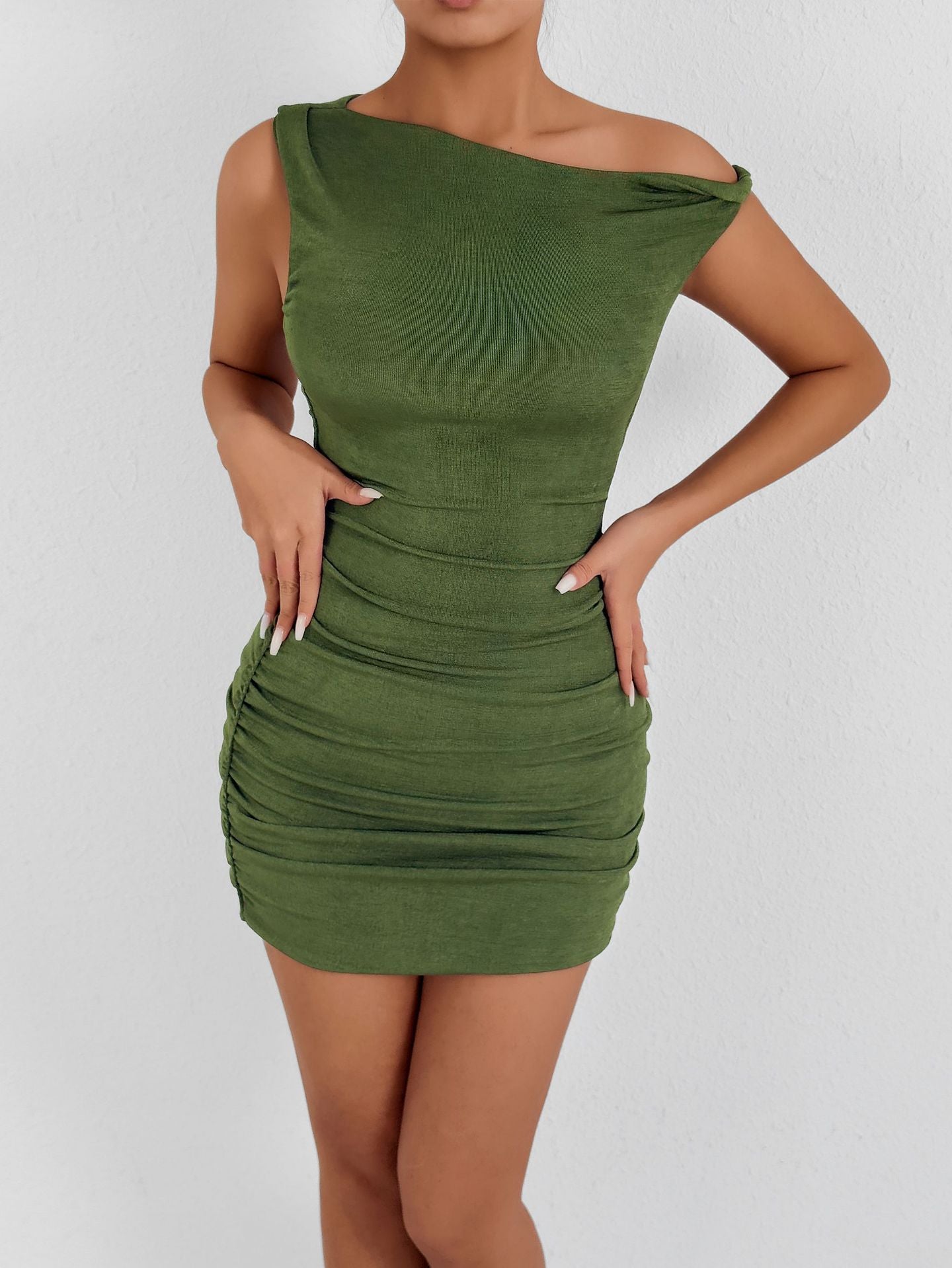 One-shoulder sleeveless pleated mini dress