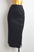 black single-breasted knitted skirt