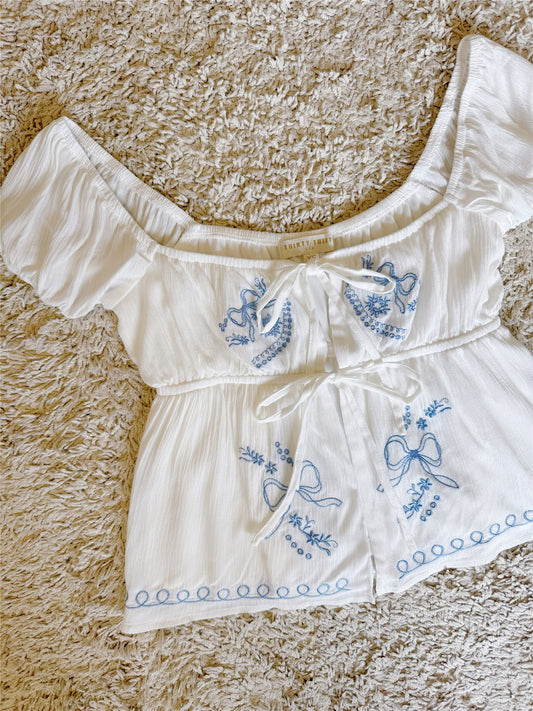 bow embroidery high-waisted cropped top