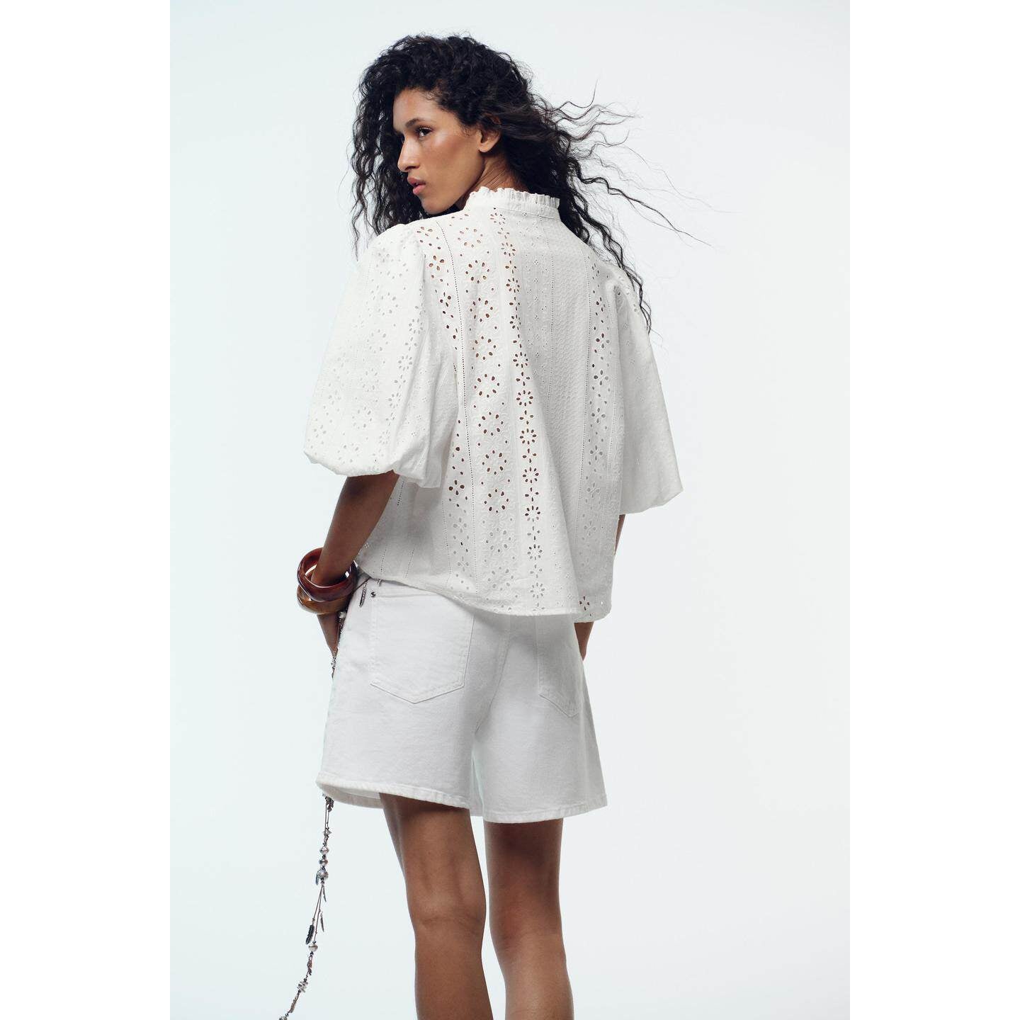 Loose Bubble Short-Sleeve Hollow Embroidered V-Neck Shirt