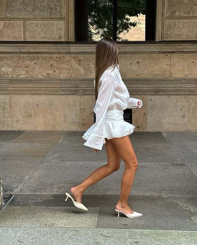 Collared mesh ruffled long-sleeved shirt and skirt