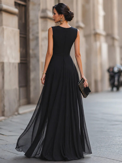 black round neck sleeveless waist-cinching dress