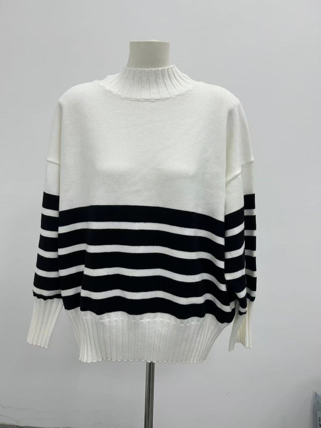 black striped loose knitted sweater